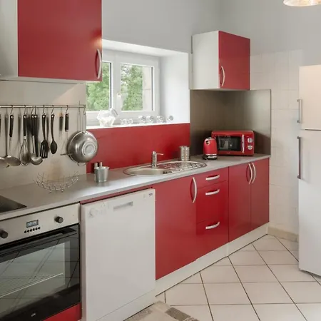 Le De La Sarce بيت للعطل *